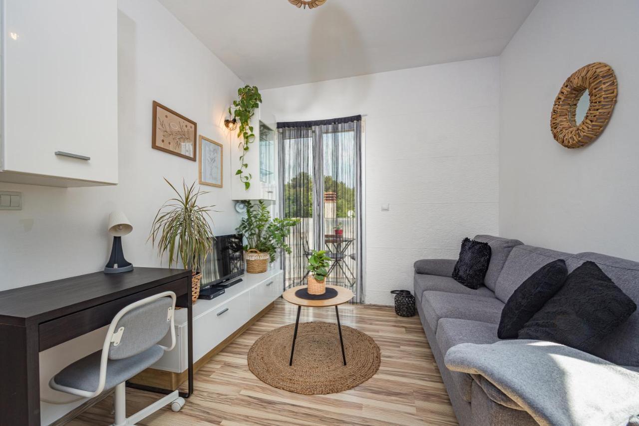Апартаменты Studio Apartman Marly Пула Экстерьер фото